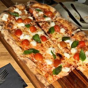 Quattro Formaggi salamino e Cipolla