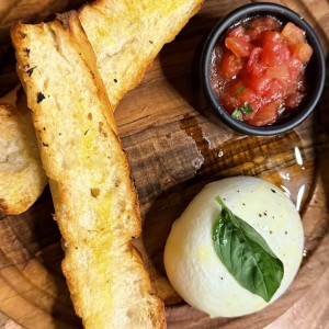 Antipasti - Burrata Semplice