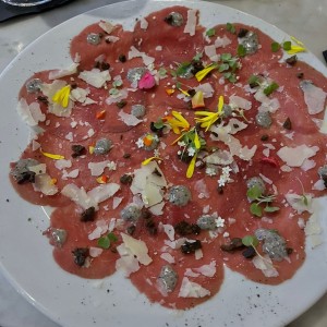 Antipasti - Carpaccio al Tartufo