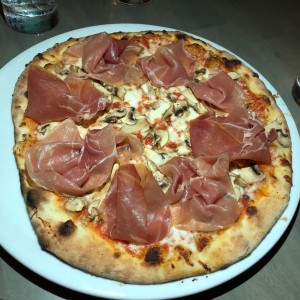 Pizza Crudo e Funghi