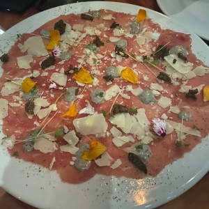 Antipasti - Carpaccio al Tartufo