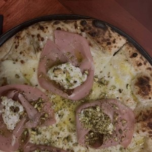 Pizza Napoletana - Mortadella e Pistacchio