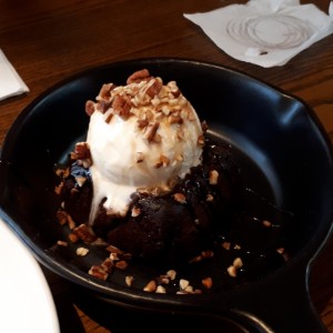 Brownie con helado