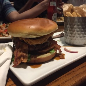 hamburguesa Jack Daniels