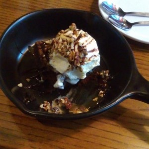 brownie y helado