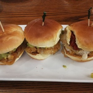 mini hamburguesas de pollo