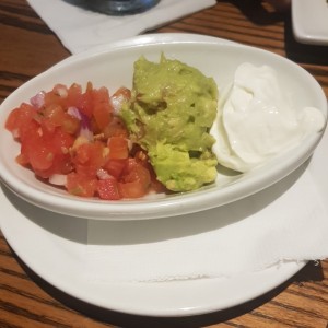 aguacate y pico de gallo