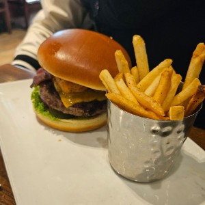 FRIDAYS SIGNATURE WHISKEY-GLAZED BURGER