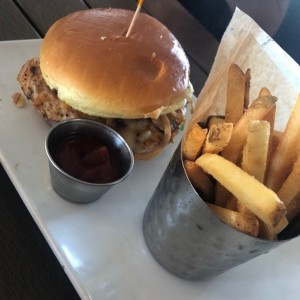 Hamburguesa de pollo a la plancha