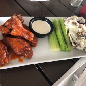 Buffalo y Parmesan Garlic Wings 