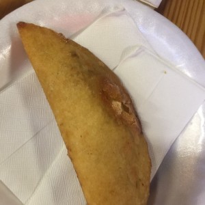 Empanada carne desmechada