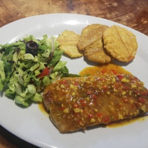 filete de pescado a la ajillo