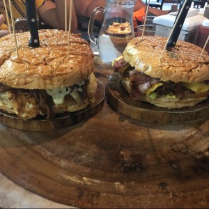 Maxiburger caracas y Newyork 