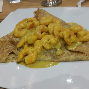 crepes de camarones al curry y espinaca