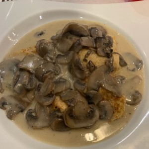 Crepes de pollo con hongos