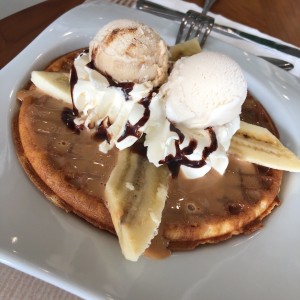 waffle de arequipe y banano