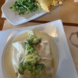 Creps de brocoli, pollo y queso