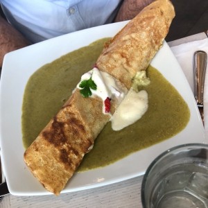 Crepe de Pollo al Tomatillo 