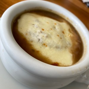 Sopa de cebolla gratinada