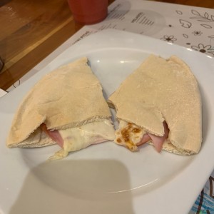 Doble pita pocket de jamon y queso 