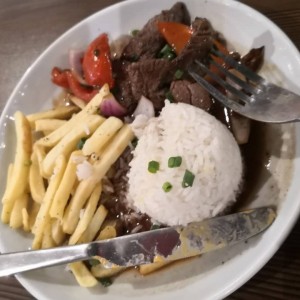 Lomo saltado