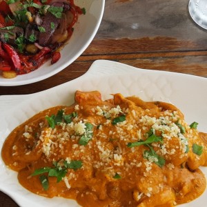 pescado a lo macho, con vegetales a la parrilla 