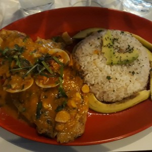 especial de corvina con mariscos