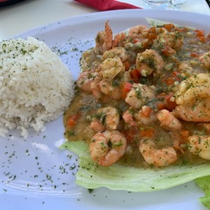 Camarones al ajillo con arroz