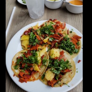 tacos al pastor 