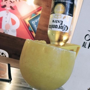 Margarota de Mango con Corona 