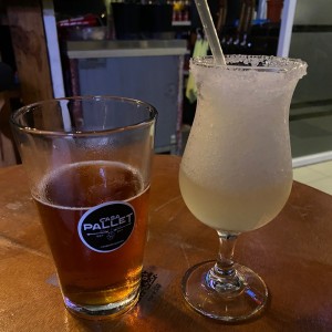 Cerveza de la casa y Margarita 