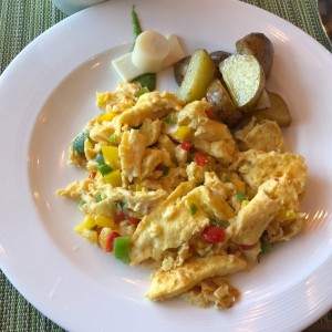 huevos revueltos con vegetales