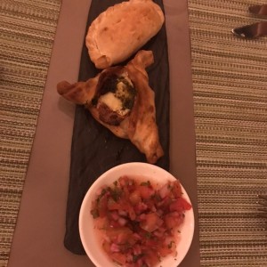 APPETIZERS - EMPANADA DUO