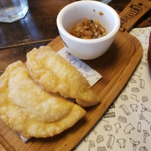 Empanadas de queso fritas