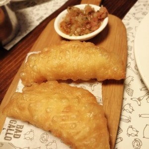 Empanadas de queso fritas