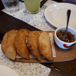 Empanadas de queso fritas