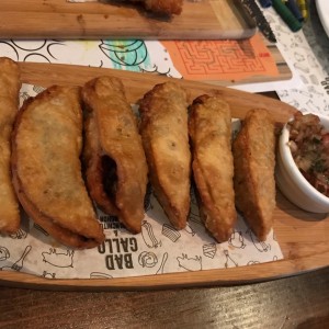 Mini empanadas de pollo