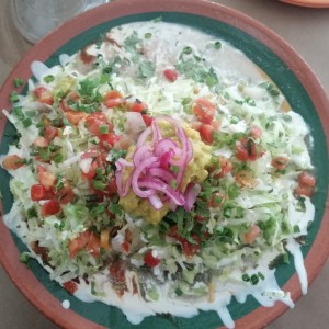 Enchiladas de la abuela en salsa divorciada 