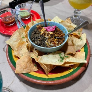 Queso Fundido con Chorizo y Carne 