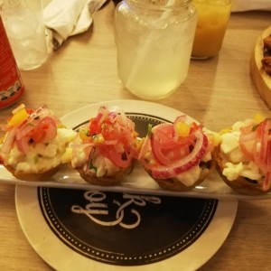 canasta con ceviche tropical