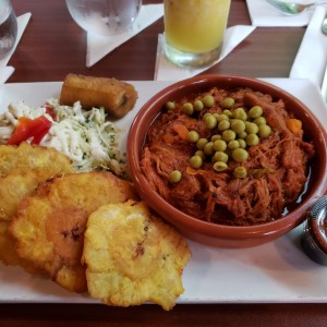 Ropa Vieja con Patacones