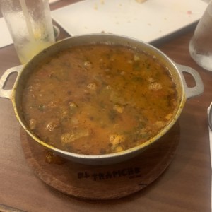 Paila de sopa de marisco grande 