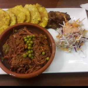 Ropa Vieja con Patacones