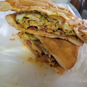 Emparedado de Pollo Criollo