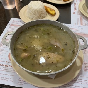 Sancocho con Arroz y tajada