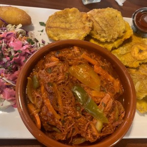 Ropa vieja con patacones