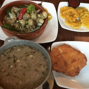 almejas. patacones. hojaldre. sancocho