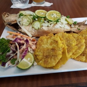 pescado entero estilo chorrillero