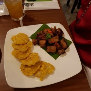 Puerco asado con patacones