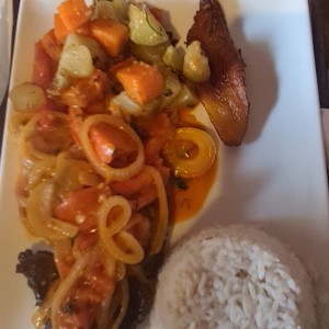 BISTEC DE HIGADO ENCEBOLLADO